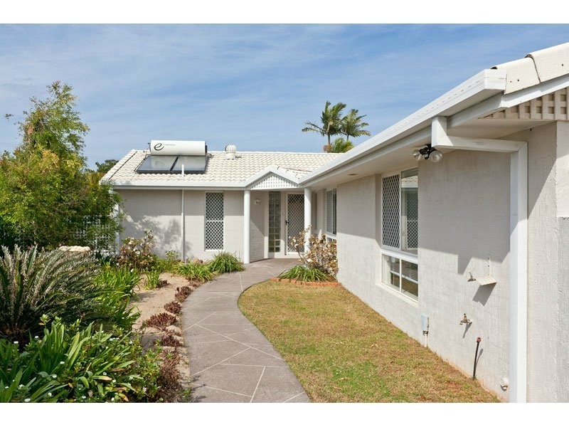 6 Crompton Court, Victoria Point QLD 4165