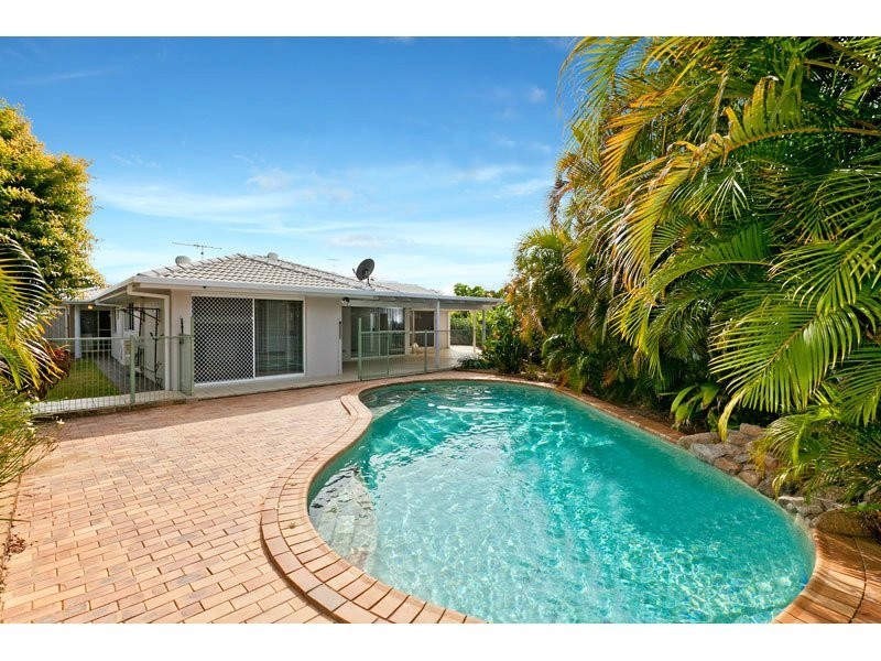 6 Crompton Court, Victoria Point QLD 4165