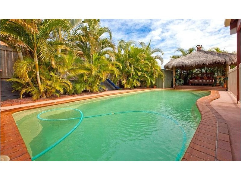 6 Almond Ave, Birkdale QLD 4159
