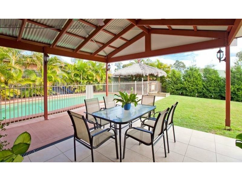 6 Almond Ave, Birkdale QLD 4159