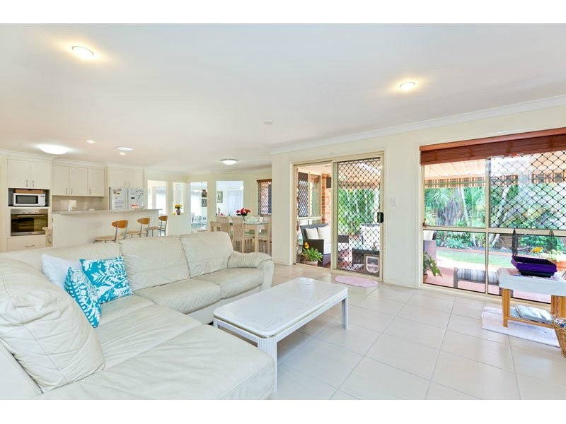 13 Attenborough Circuit, Redland Bay QLD 4165