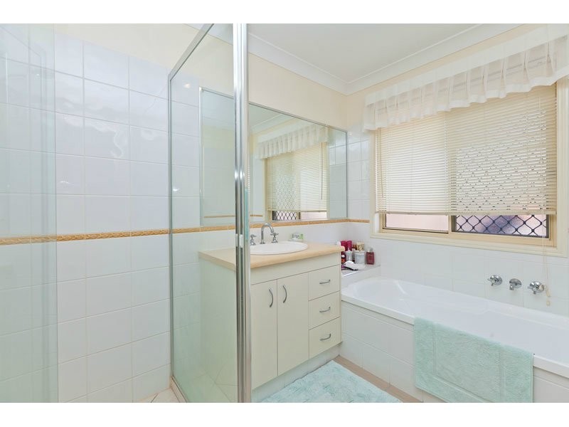13 Attenborough Circuit, Redland Bay QLD 4165