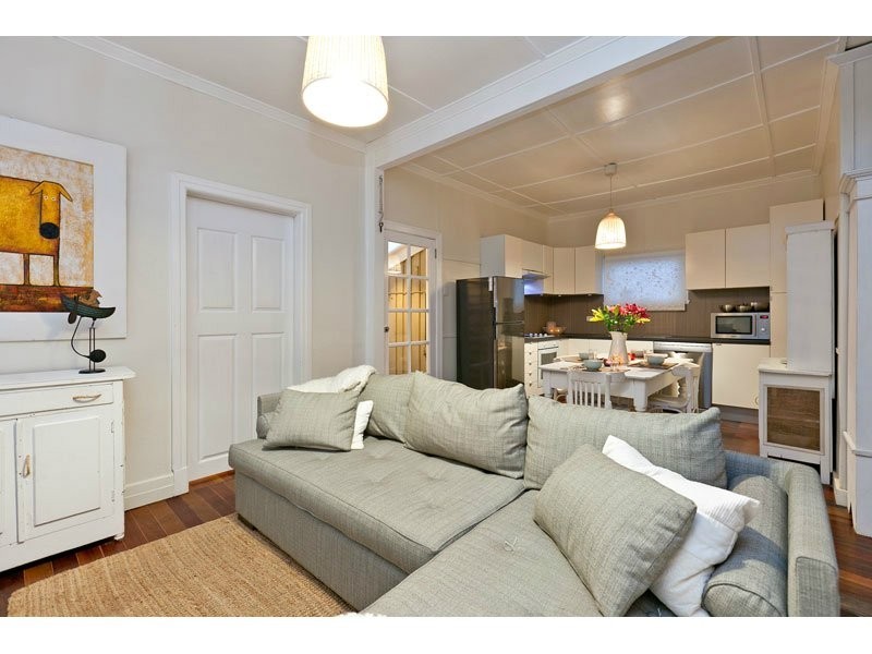 21 Daniel Street, Lota QLD 4179