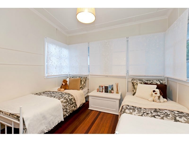 21 Daniel Street, Lota QLD 4179