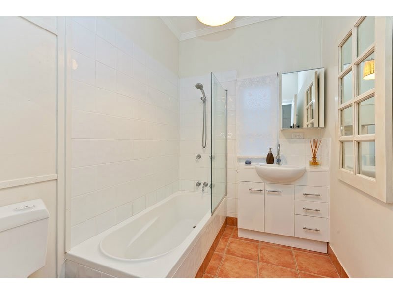 21 Daniel Street, Lota QLD 4179