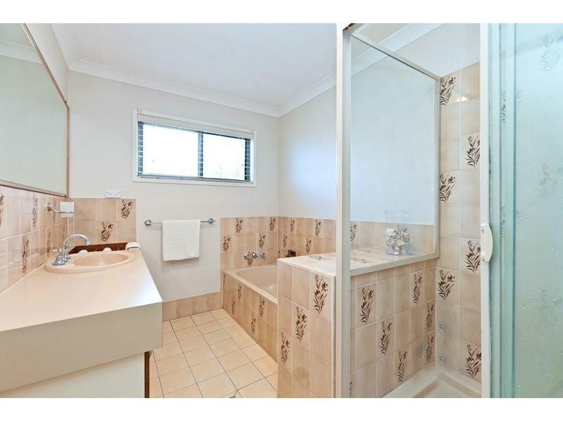 98 Island Street, Cleveland QLD 4163