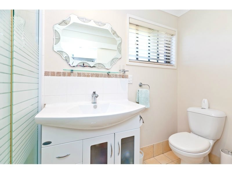 98 Island Street, Cleveland QLD 4163