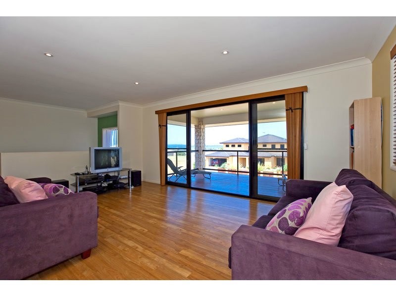 16 Irwin Place, Redland Bay QLD 4165