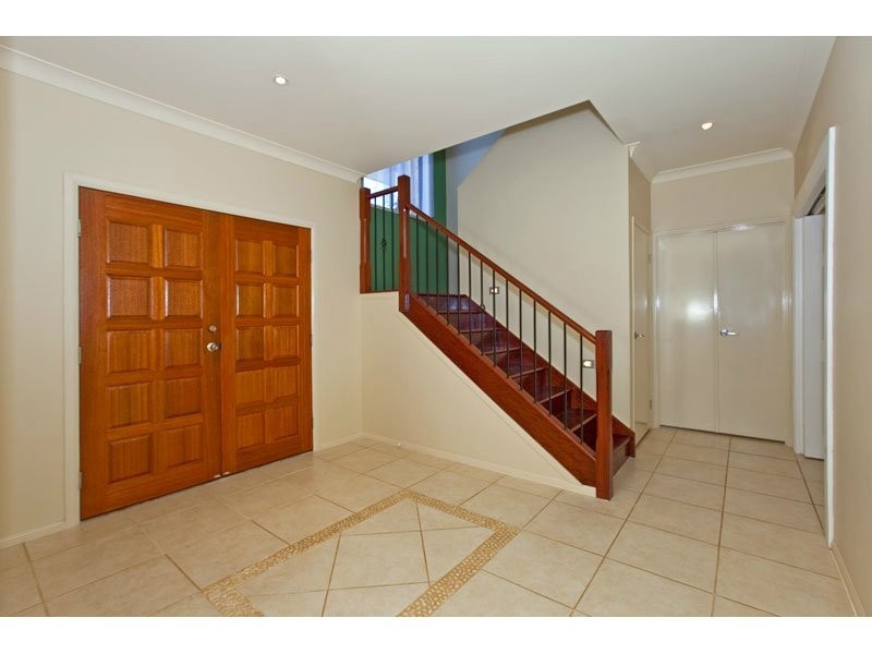 16 Irwin Place, Redland Bay QLD 4165