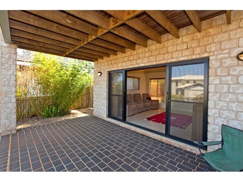 16 Irwin Place, Redland Bay QLD 4165