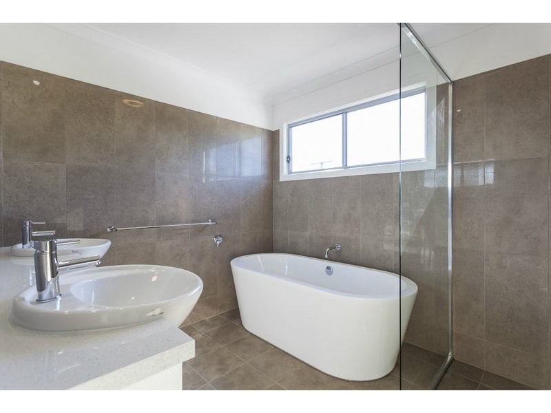 29 Claremont St, Birkdale QLD 4159