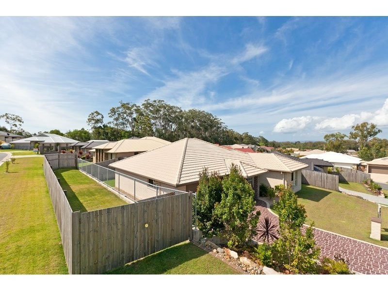 45 Emperor Drive, Redland Bay QLD 4165