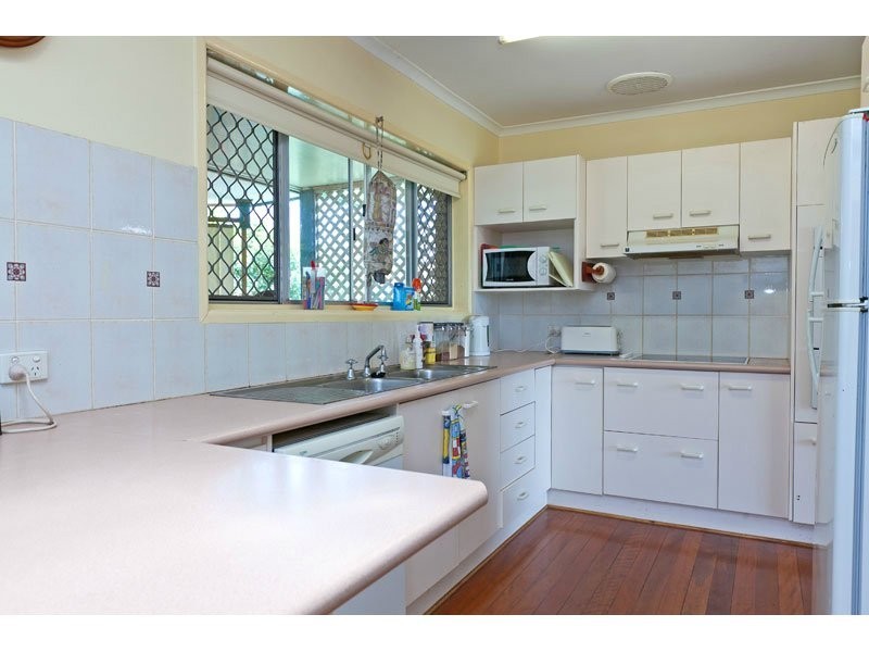 70 Regent Street, Wynnum West QLD 4178