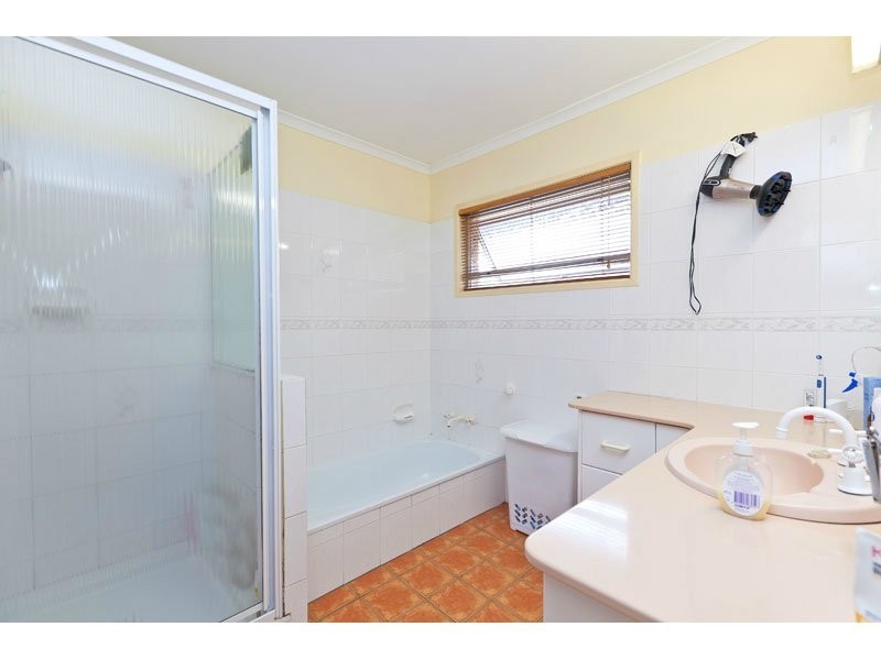 70 Regent Street, Wynnum West QLD 4178