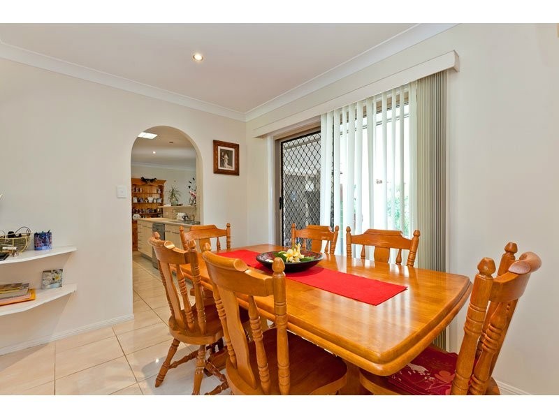 8 Penguin Street, Wellington Point QLD 4160