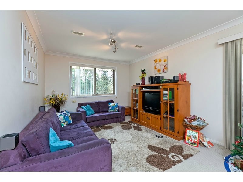 8 Penguin Street, Wellington Point QLD 4160