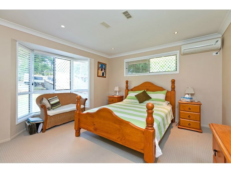 8 Penguin Street, Wellington Point QLD 4160