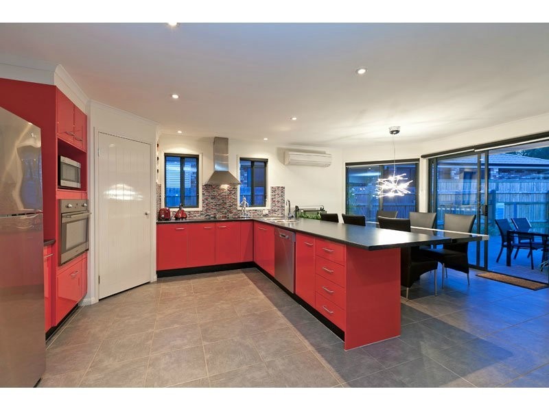 82 Ebony Crescent, Redland Bay QLD 4165