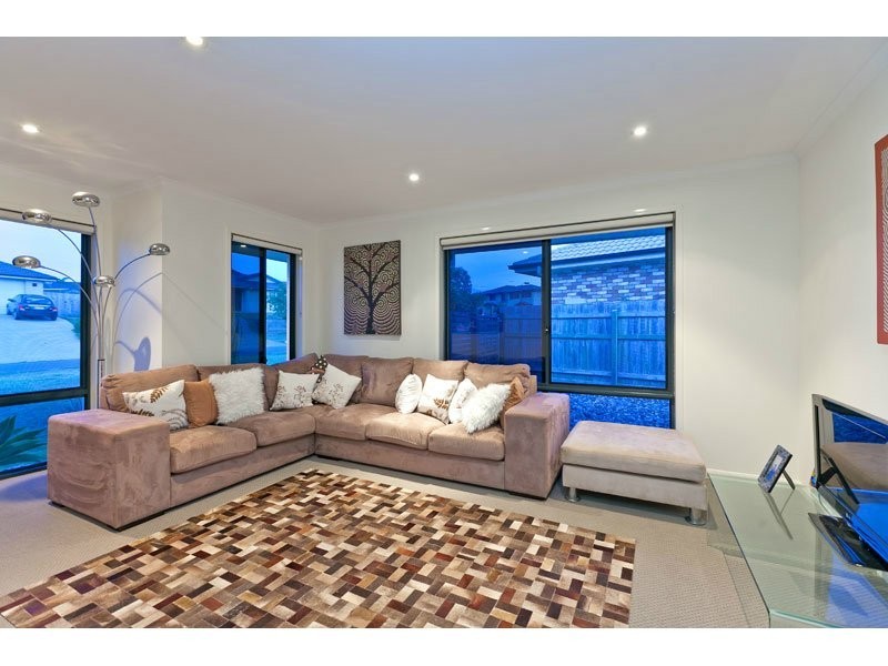 82 Ebony Crescent, Redland Bay QLD 4165