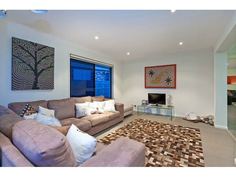 82 Ebony Crescent, Redland Bay QLD 4165