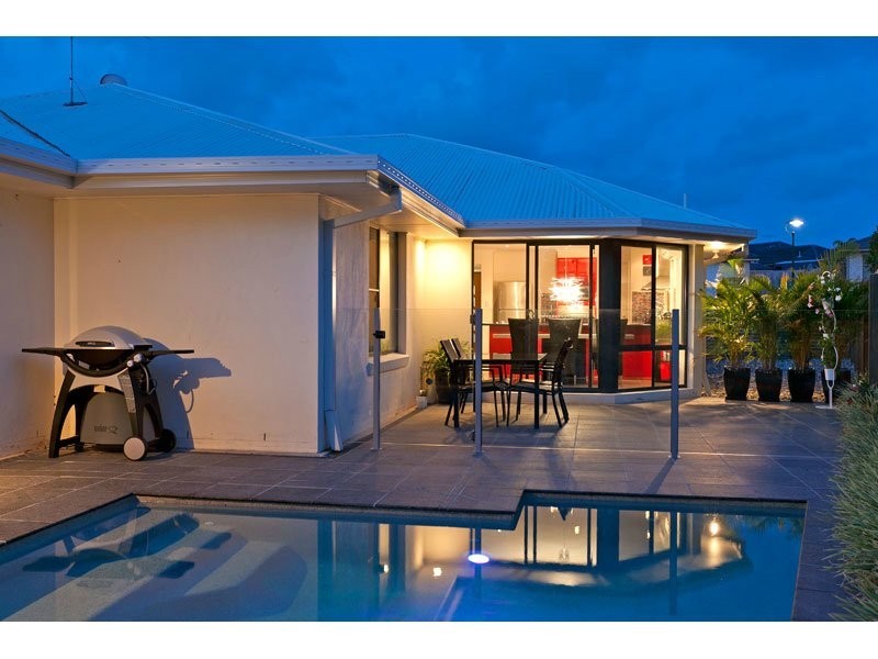 82 Ebony Crescent, Redland Bay QLD 4165