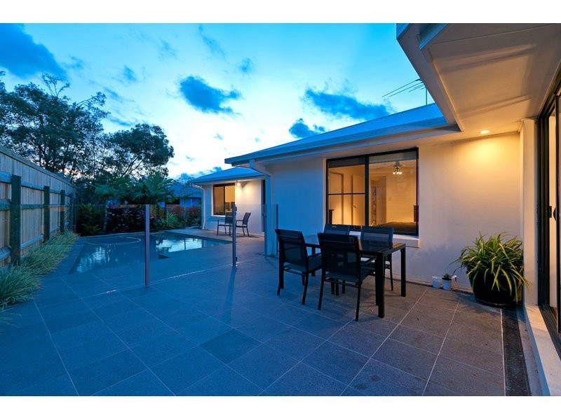 82 Ebony Crescent, Redland Bay QLD 4165