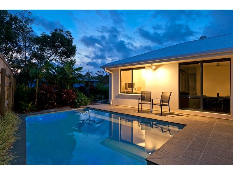 82 Ebony Crescent, Redland Bay QLD 4165