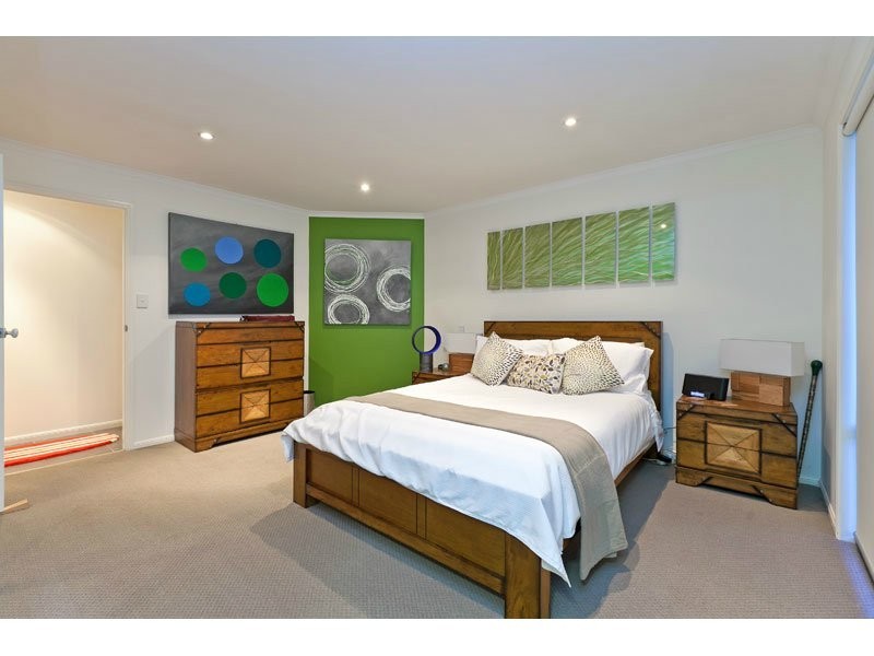 82 Ebony Crescent, Redland Bay QLD 4165