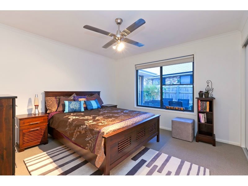 82 Ebony Crescent, Redland Bay QLD 4165