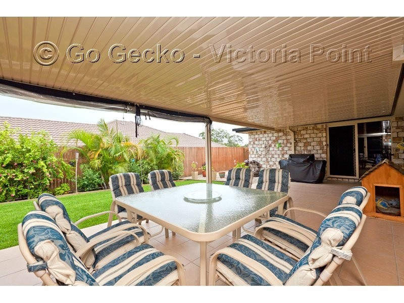 33 Ebony Crescent, Redland Bay QLD 4165