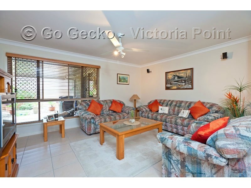 33 Ebony Crescent, Redland Bay QLD 4165