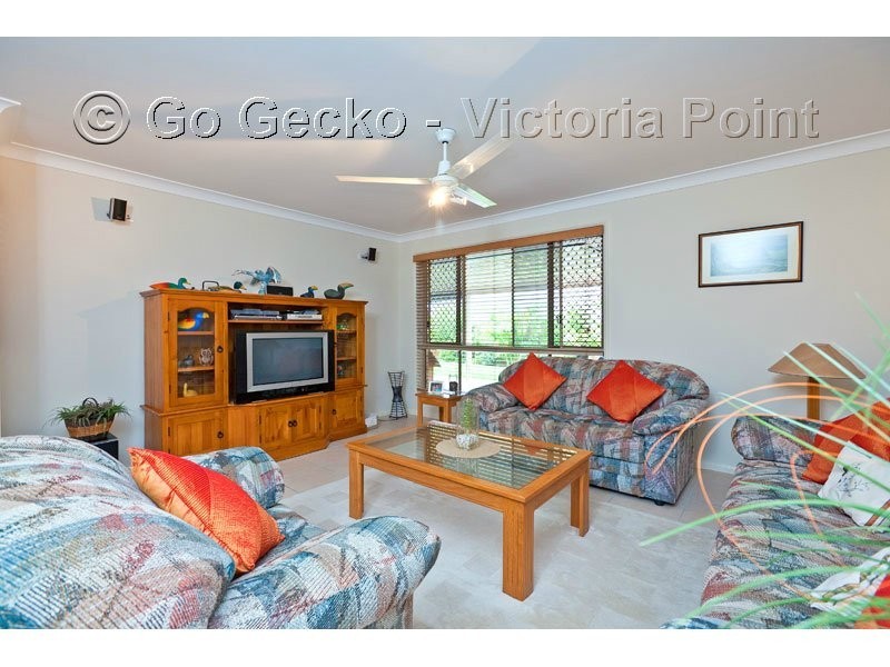 33 Ebony Crescent, Redland Bay QLD 4165