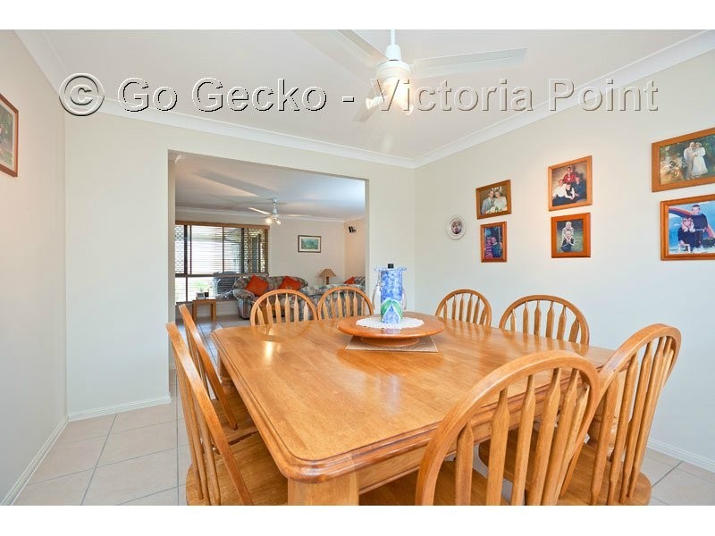33 Ebony Crescent, Redland Bay QLD 4165