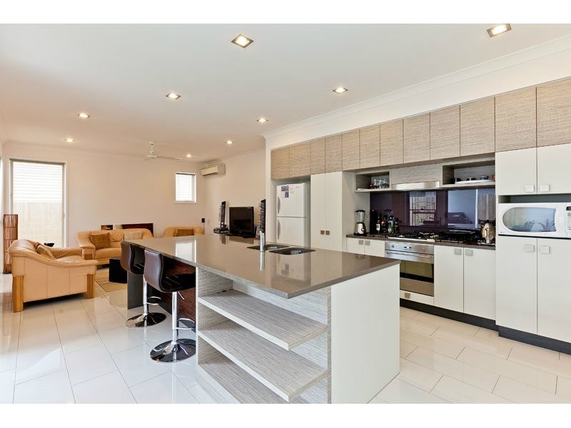 12 Esk Crescent, Wakerley QLD 4154