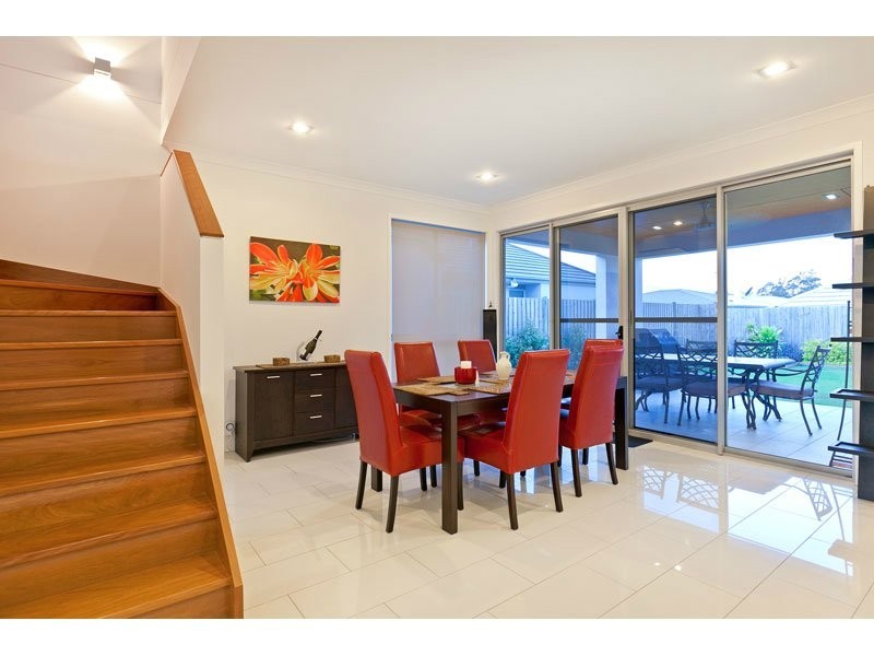 12 Esk Crescent, Wakerley QLD 4154