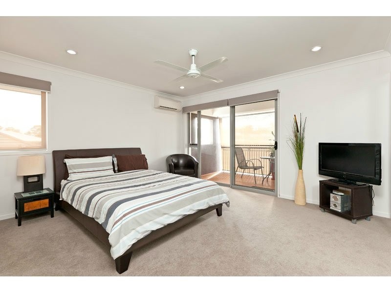 12 Esk Crescent, Wakerley QLD 4154