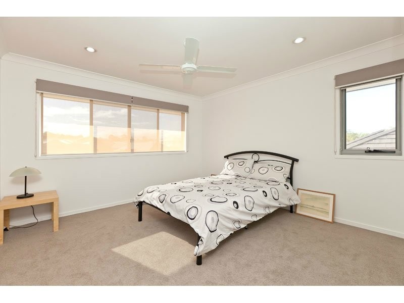 12 Esk Crescent, Wakerley QLD 4154