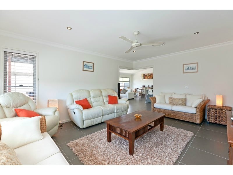 1 Amalia Street, Birkdale QLD 4159