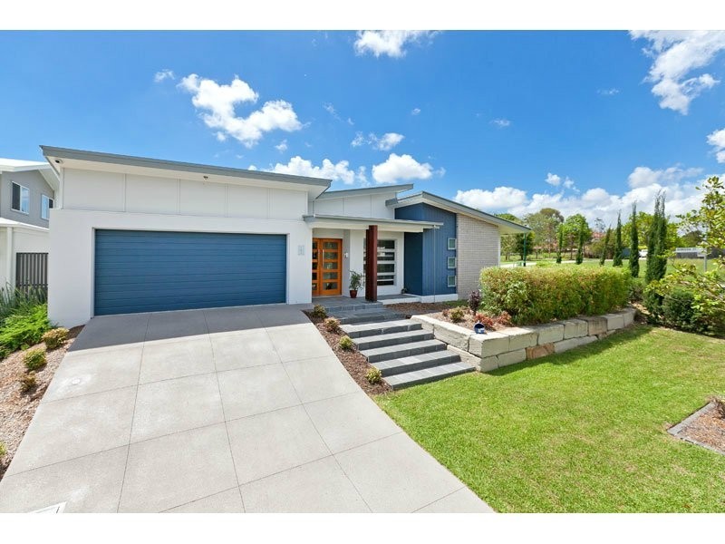 1 Amalia Street, Birkdale QLD 4159