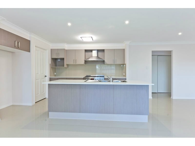 18 Park Edge Place, Redland Bay QLD 4165