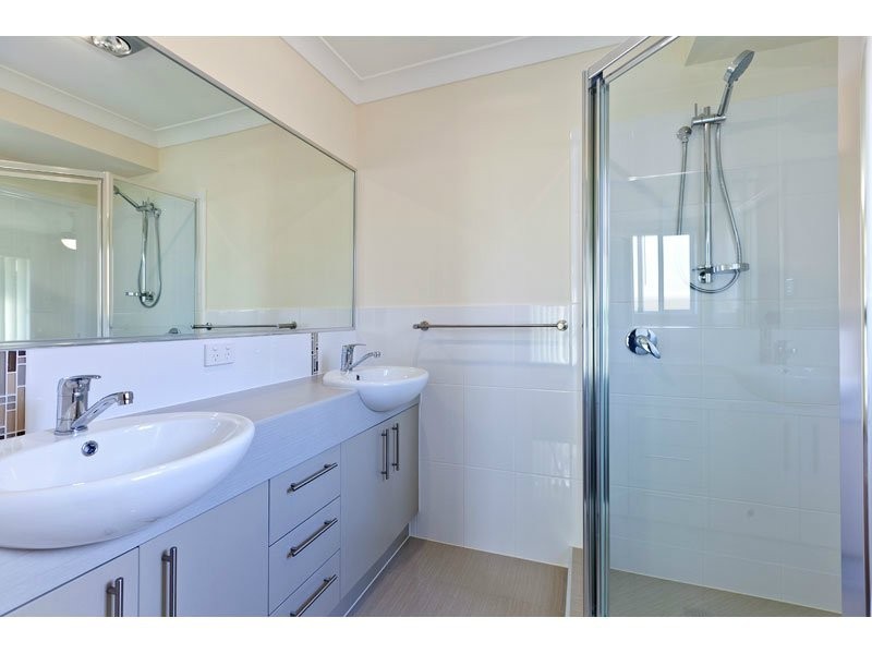 16 Park Edge Place, Redland Bay QLD 4165