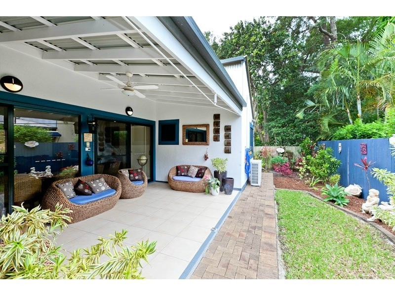 9 Little Shore St, Cleveland QLD 4163