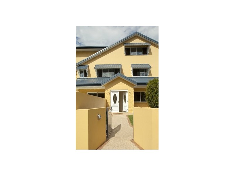 5 Price Avenue, Birkdale QLD 4159