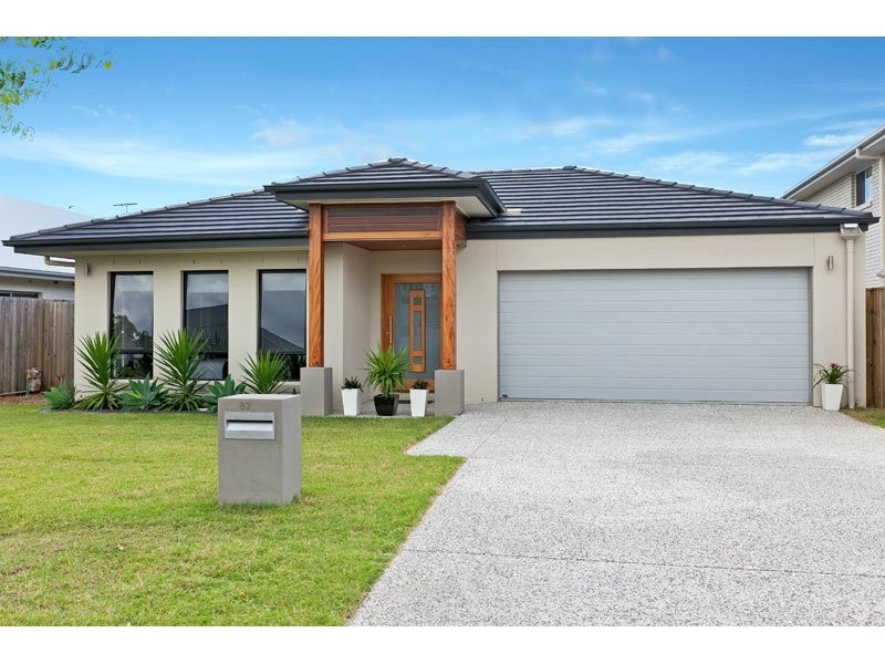 67 Foxwood Circuit, Wakerley QLD 4154