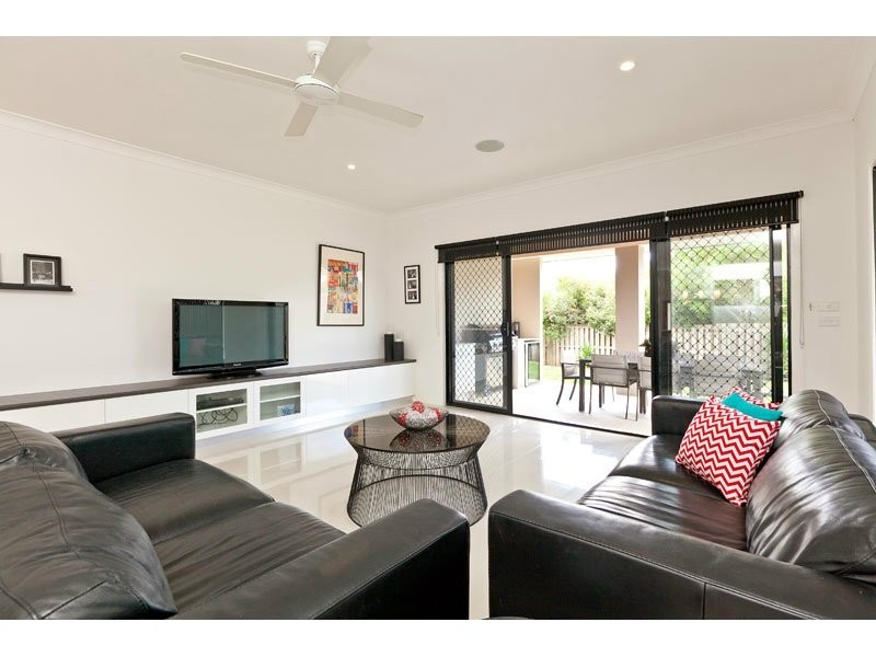 67 Foxwood Circuit, Wakerley QLD 4154