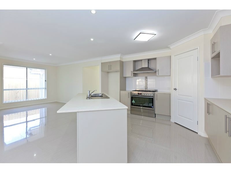 16 Park Edge Place, Redland Bay QLD 4165