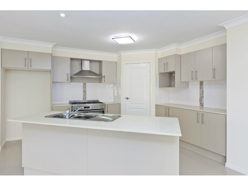 16 Park Edge Place, Redland Bay QLD 4165
