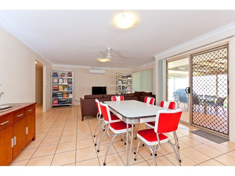 16 Seaholly Crescent, Victoria Point QLD 4165