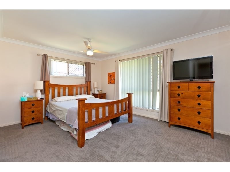 16 Seaholly Crescent, Victoria Point QLD 4165