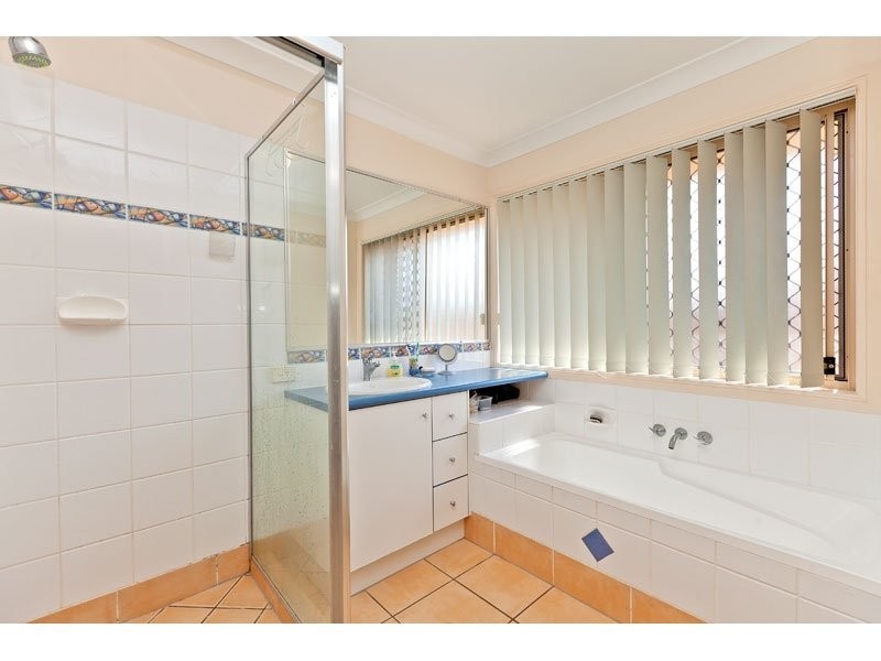 16 Seaholly Crescent, Victoria Point QLD 4165